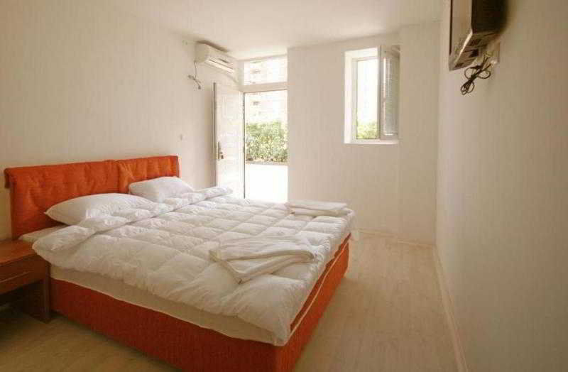Pansion Bianko Hotel Skopje Room photo